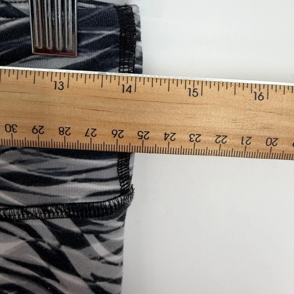 Alo Yoga Leggings Womens Medium Runway Zebra Abstract Wave‎ Athletic Workout
